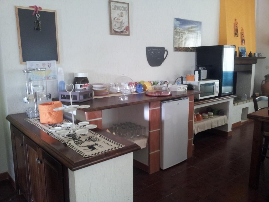 Al Sole Di Pula Bed and Breakfast Buitenkant foto