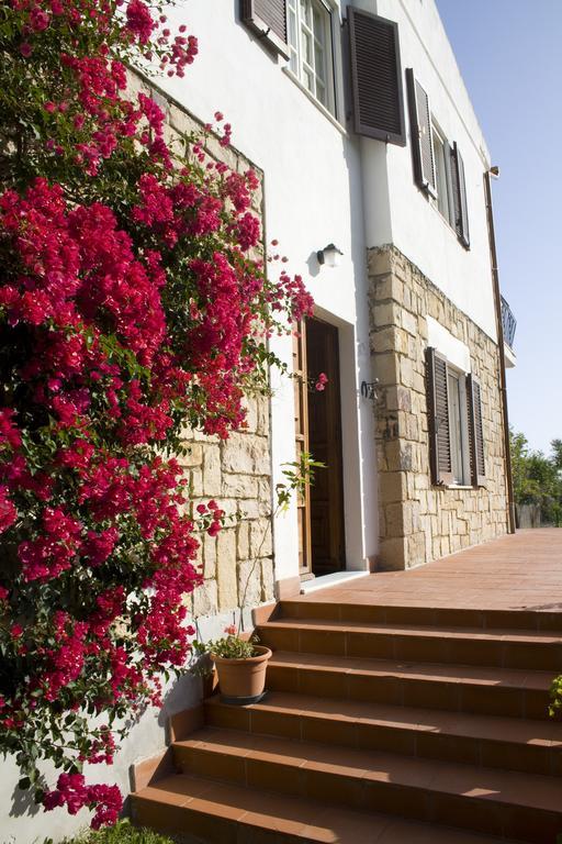 Al Sole Di Pula Bed and Breakfast Buitenkant foto