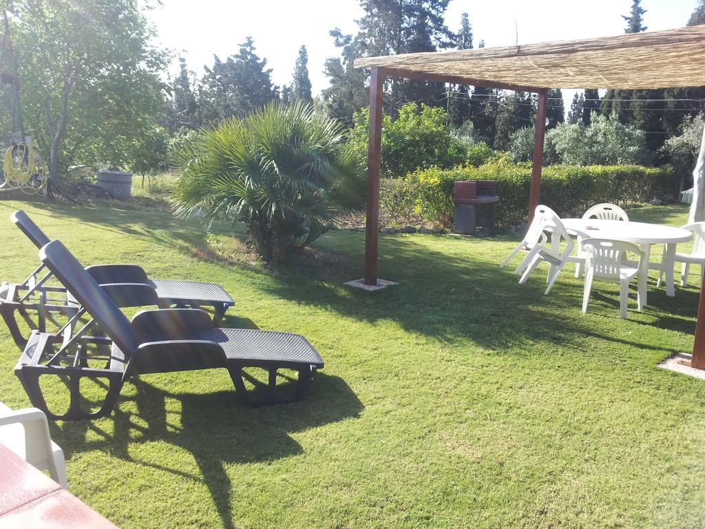 Al Sole Di Pula Bed and Breakfast Buitenkant foto