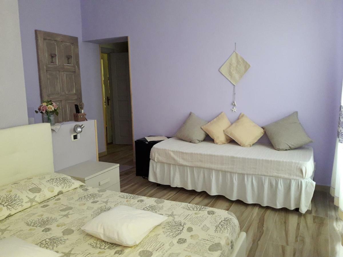 Al Sole Di Pula Bed and Breakfast Buitenkant foto