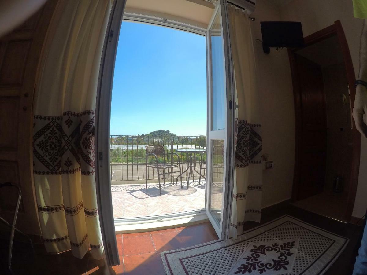 Al Sole Di Pula Bed and Breakfast Buitenkant foto