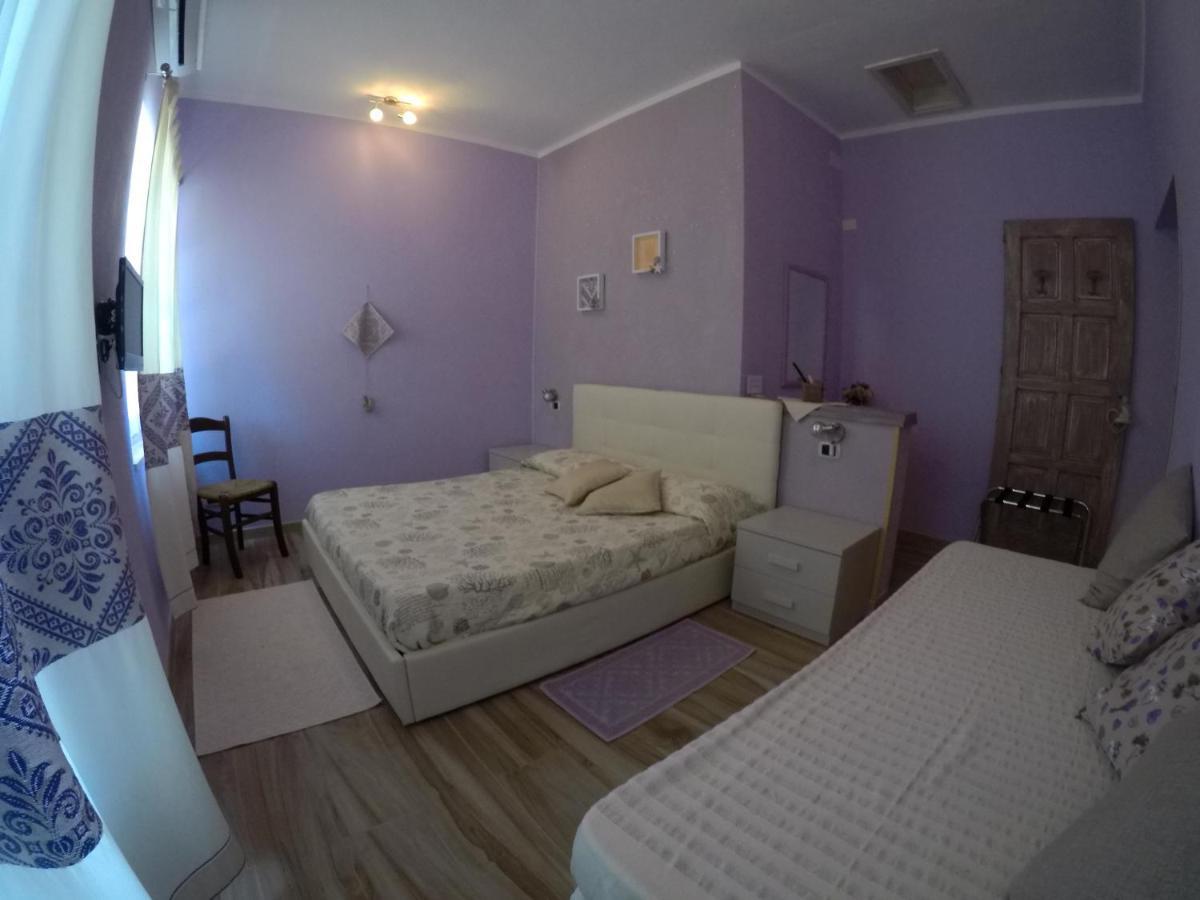 Al Sole Di Pula Bed and Breakfast Buitenkant foto