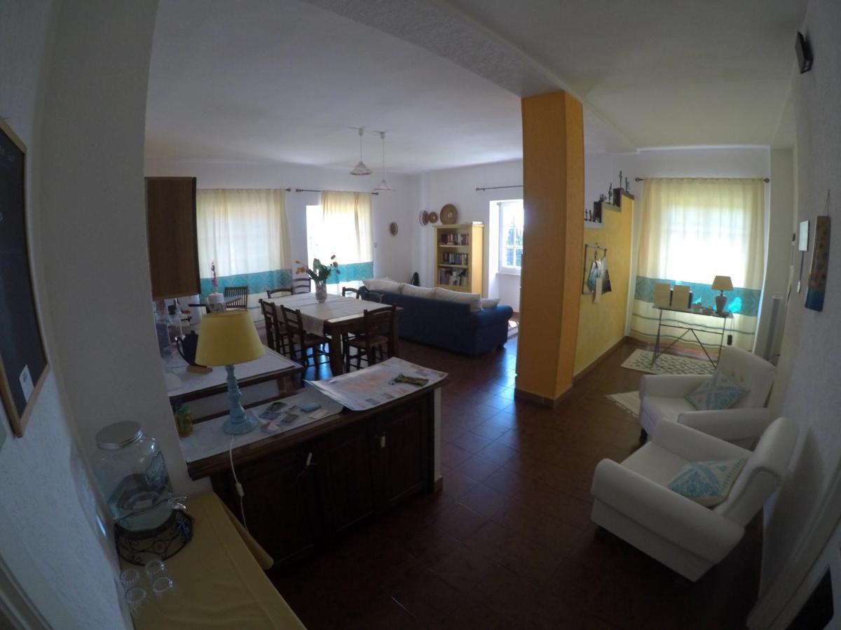 Al Sole Di Pula Bed and Breakfast Buitenkant foto